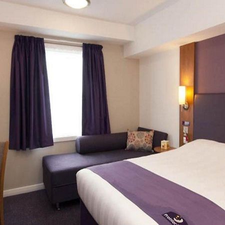 Premier Inn London Ruislip Bagian luar foto