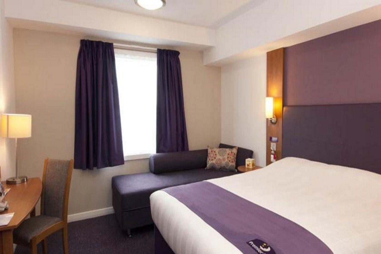 Premier Inn London Ruislip Bagian luar foto