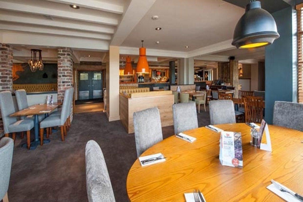 Premier Inn London Ruislip Bagian luar foto