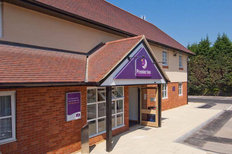 Premier Inn London Ruislip Bagian luar foto