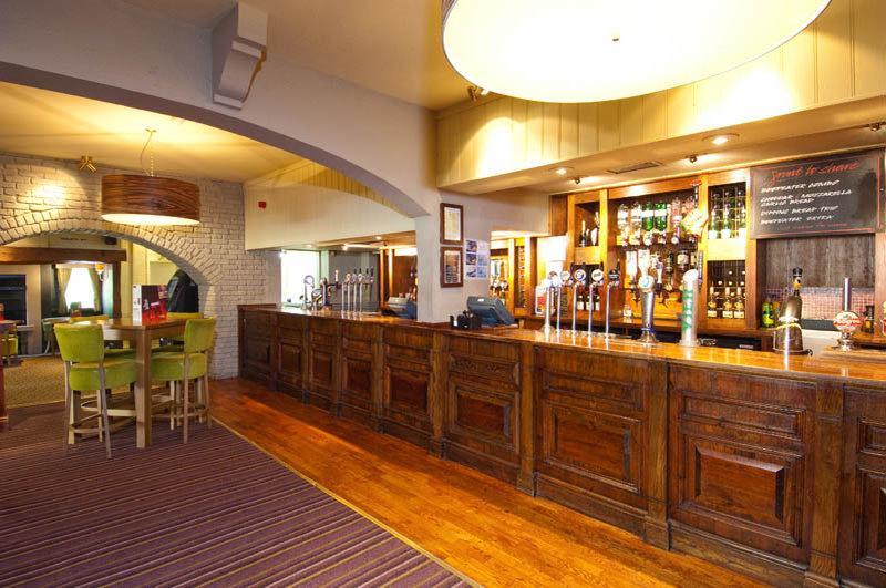Premier Inn London Ruislip Bagian luar foto