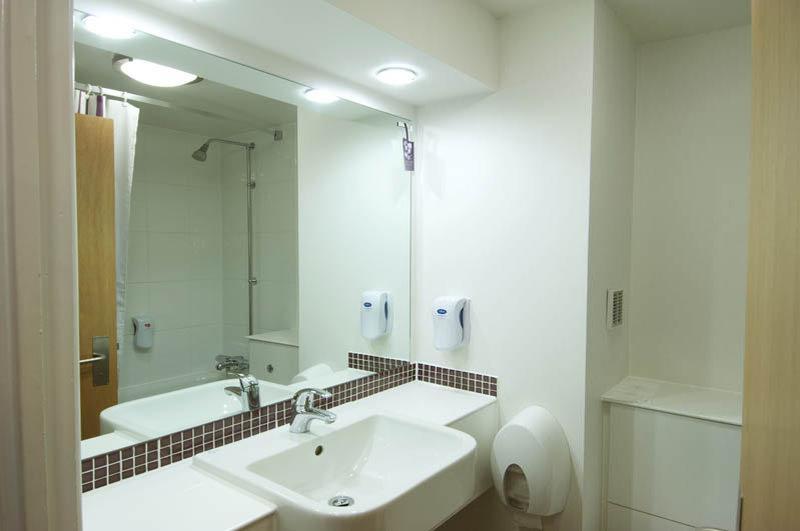 Premier Inn London Ruislip Bagian luar foto